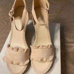 Women’s Size 11 wedge heels in color blush